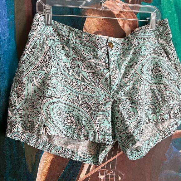 Old Navy Green Paisley Women's Shorts - Picture 3 of 14